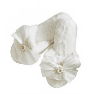 NEW BELLA SLEEP + SPA r0693 - pearl bow plush slippers in white